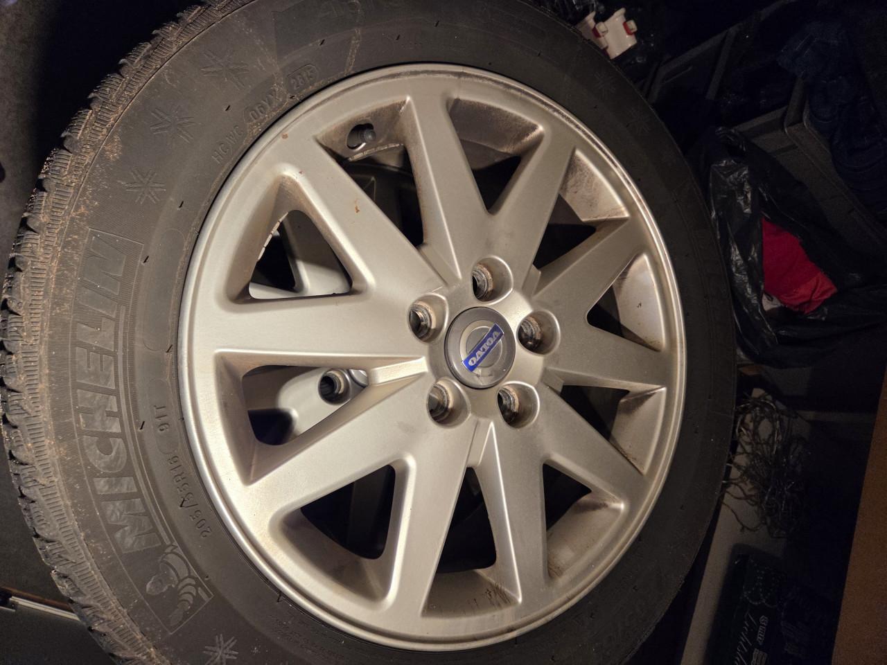 Te koop volvo V40 velgen