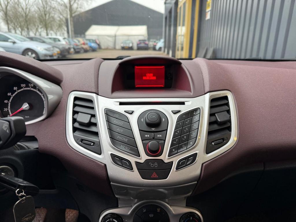 Ford Fiesta 1.6 titanium | apk: 14-01-2027 | inruiler