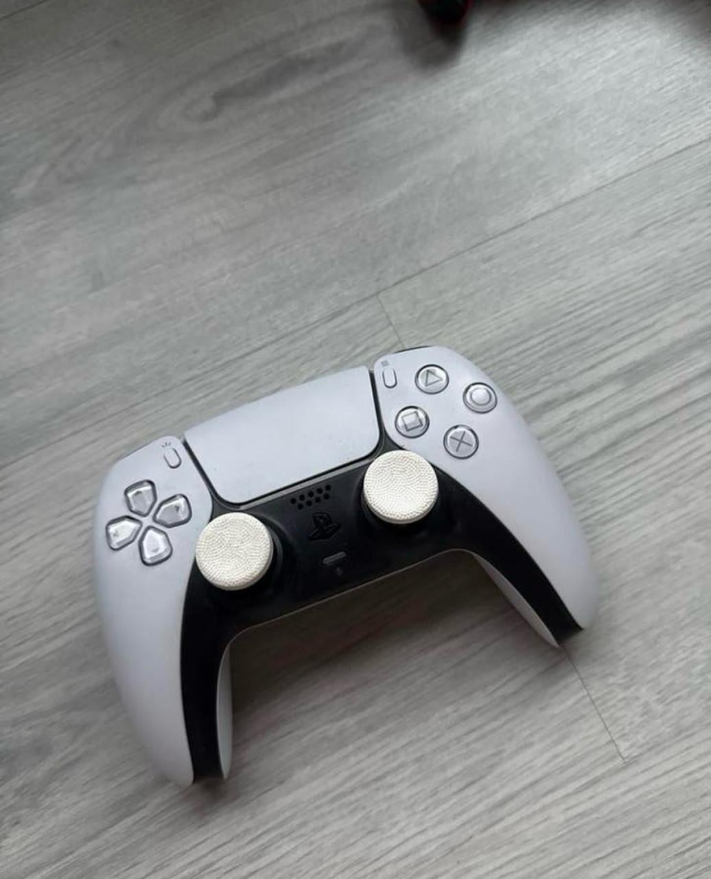 Playstation 5 Digital (1TB) met 2 controllers