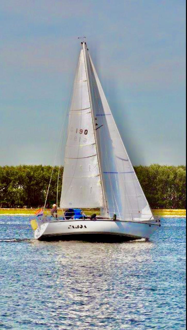 Rondspant polyester kajuitzeilboot