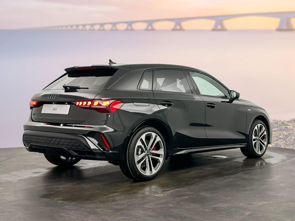 Audi A3 sportback s edition competition 45 tfsi e 200 kw / 272 pk sp