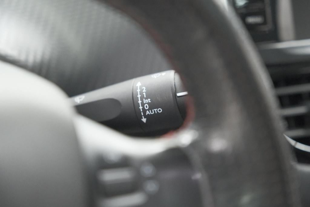 Peugeot 2008 puretech 110 eat6 gt | trekhaak | camera | panoramadak | apple