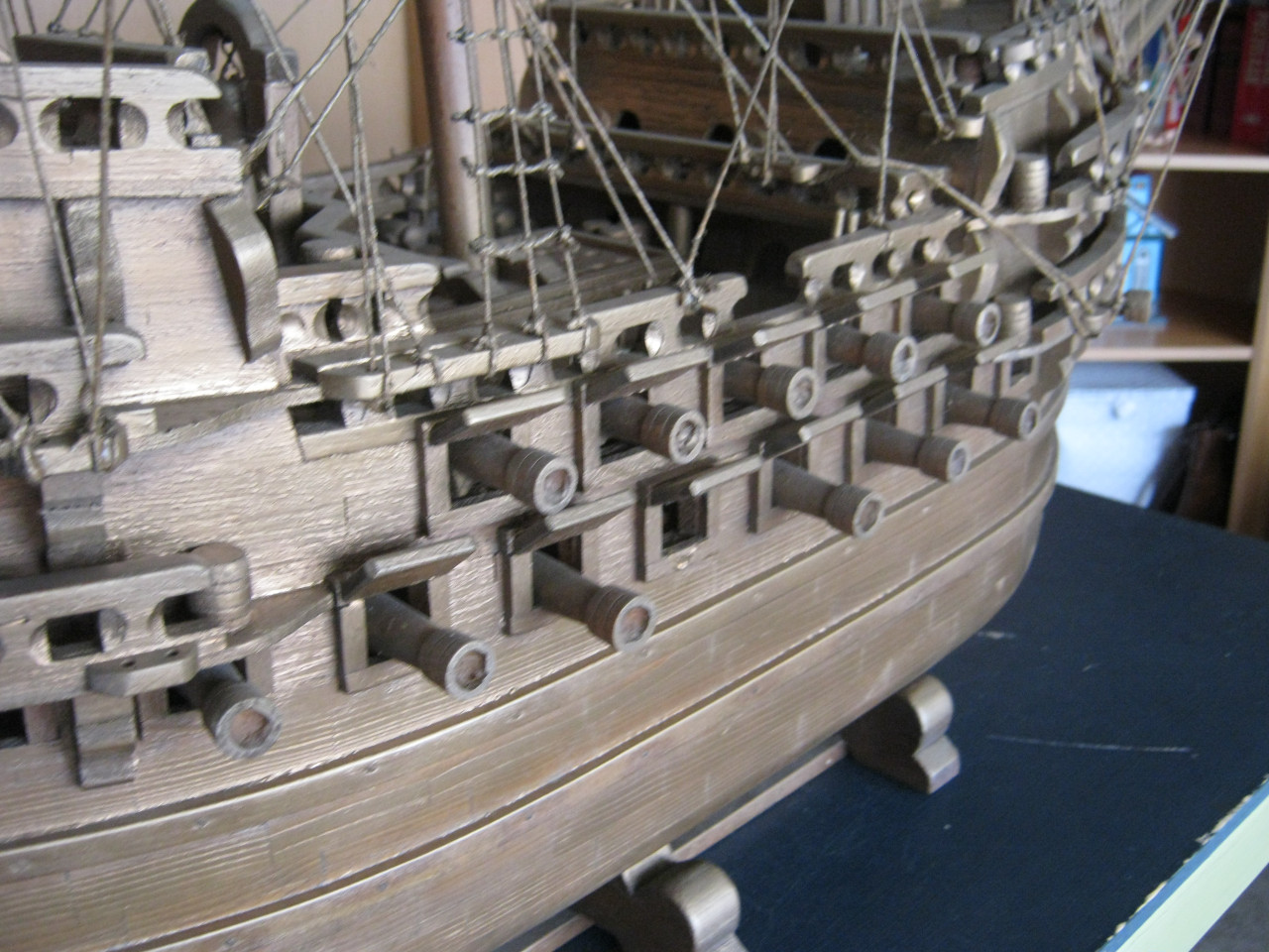 Volledig houten schip.