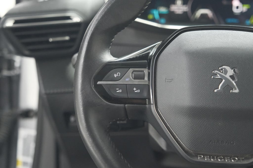 Peugeot E-2008 ev allure pack 50 kwh | 3 fase laadfunctie | camera | naviga