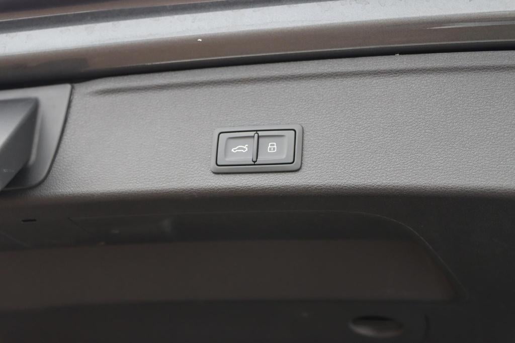 Audi A4 avant 35 tfsi s edition competition 150pk s-tronic | b&o | schaalst