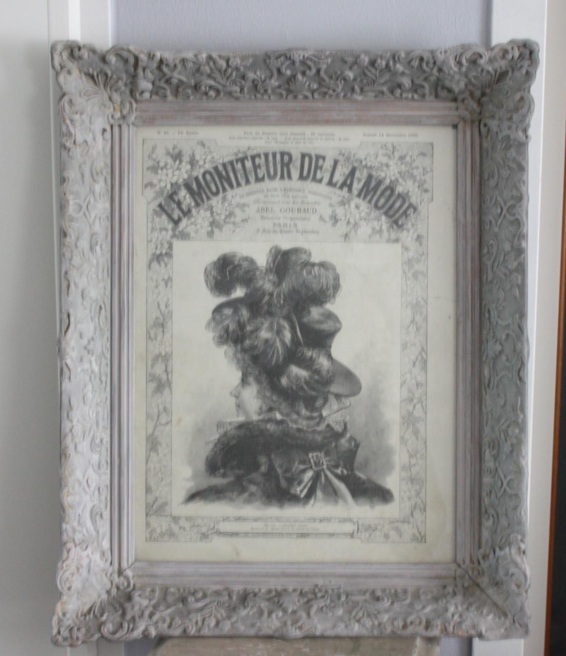 Brocante grijze geschilderde lijst met oude krant knipsel