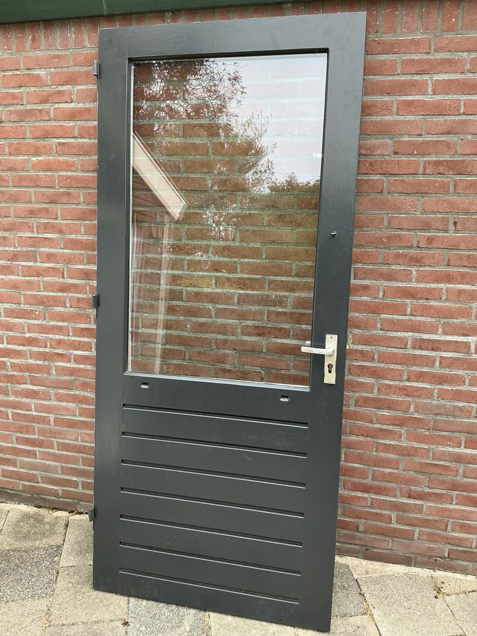 Achterdeur (B)