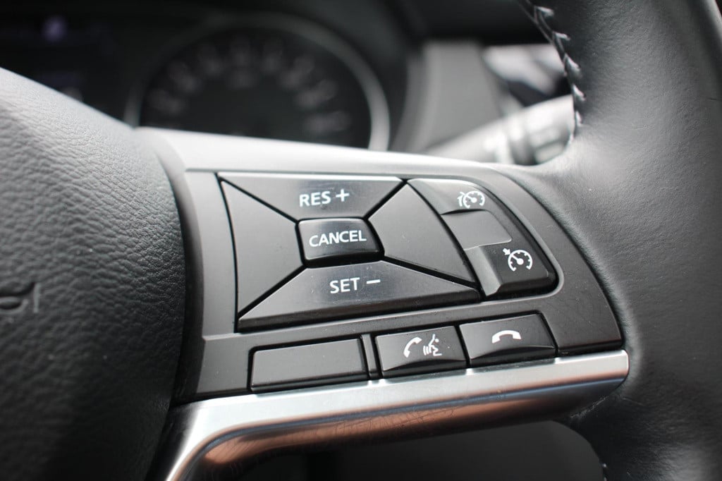 Nissan Qashqai 1.6 tekna + - pano - leder - bose - trekhaak - dab - led - s