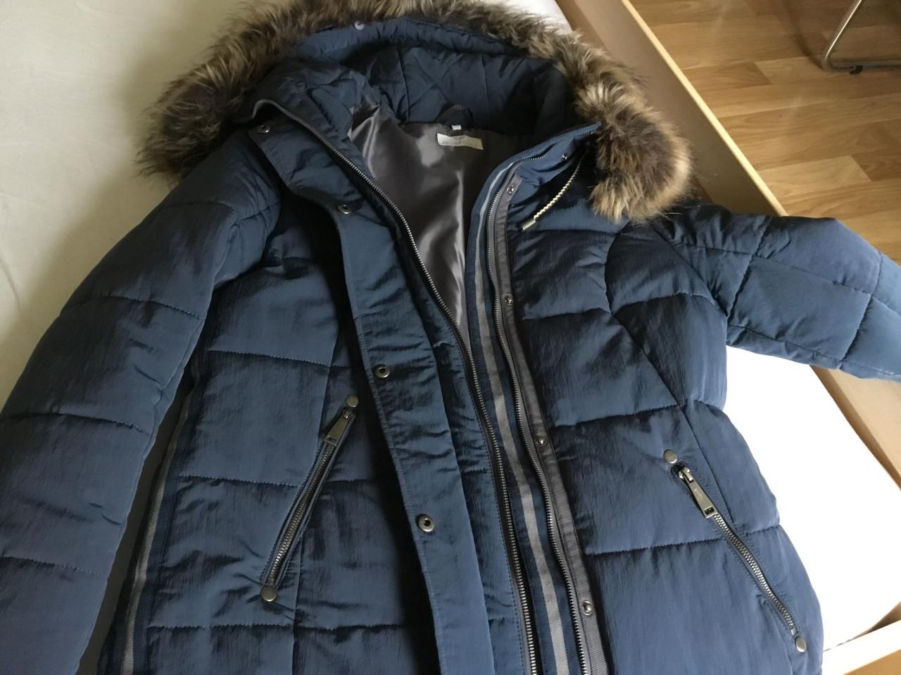 Dames winterjas met capuchon en afneembaar bont