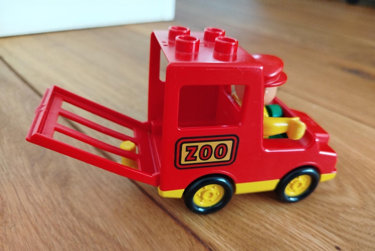 DUPLO ZOO AUTO. MET ZOO MEDEWERKER