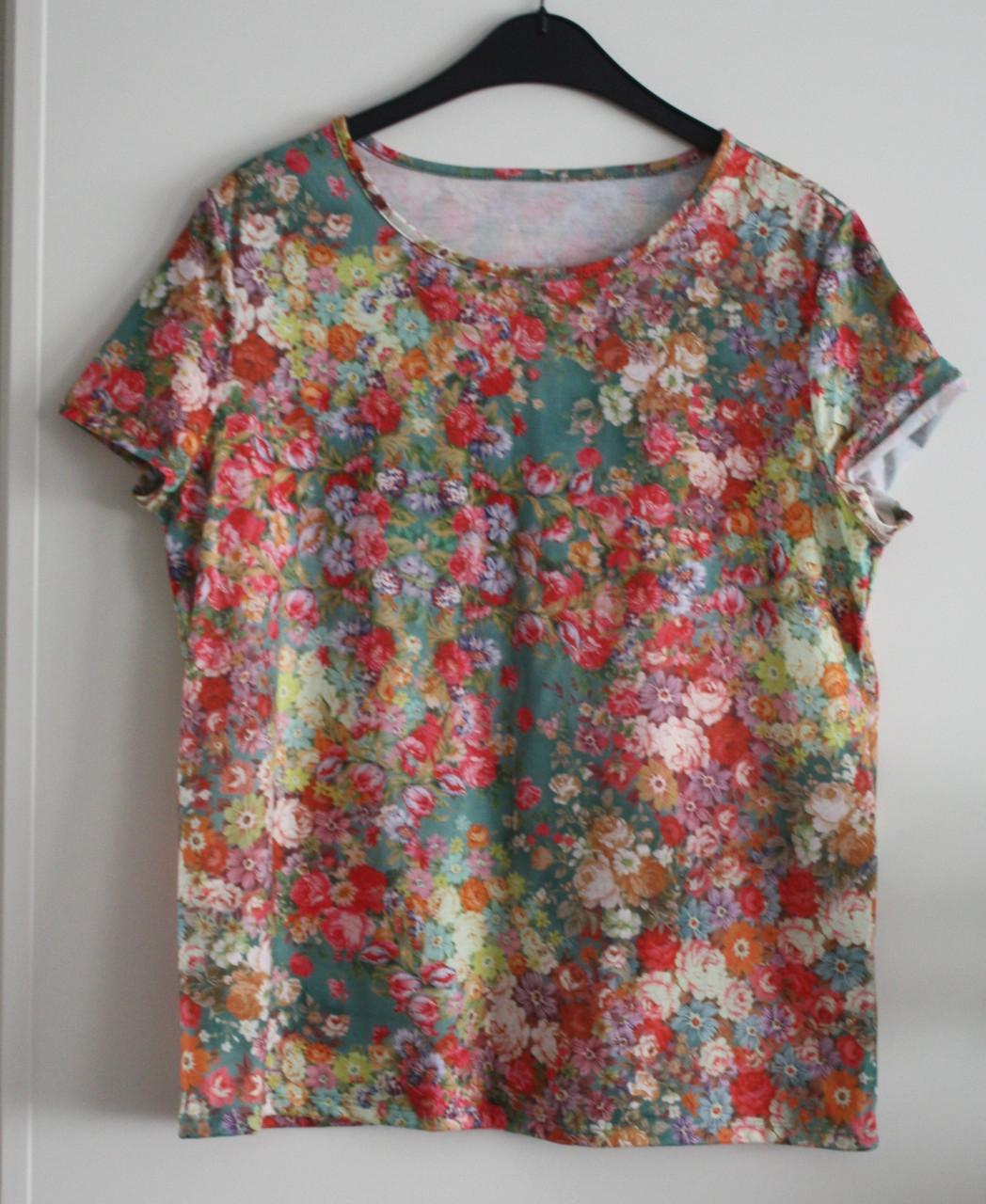 Bloemen tshirt met print maat m