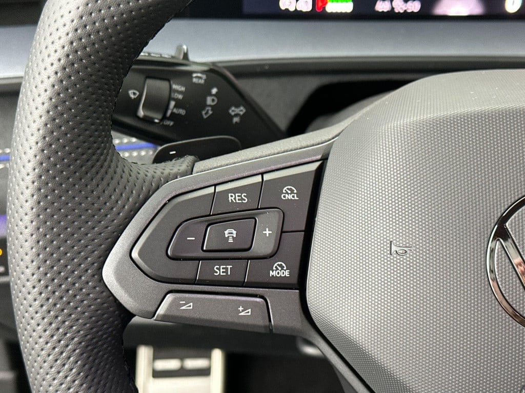 Volkswagen Tayron r-line-edition 1.5 ehybrid 200 kw / 272 pk suv 6 v