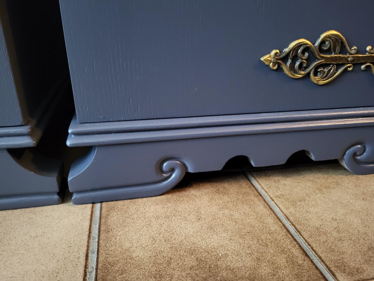 Set opgeknapte nachtkastjes grijs