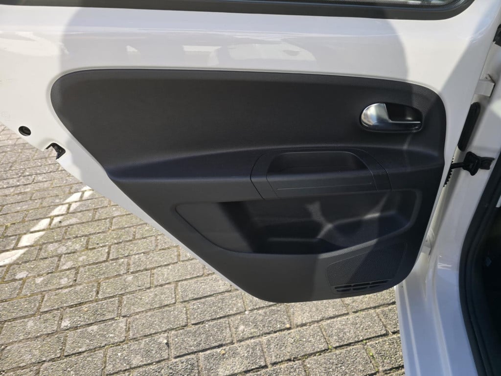 Volkswagen UP! 1.0 move up! bluemotion