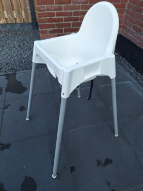 Kinderstoel, ikea wit, in goede staat
