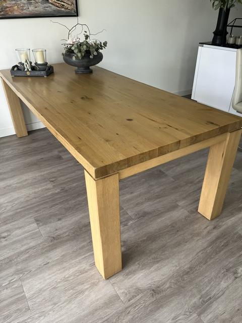 Eiken eettafel