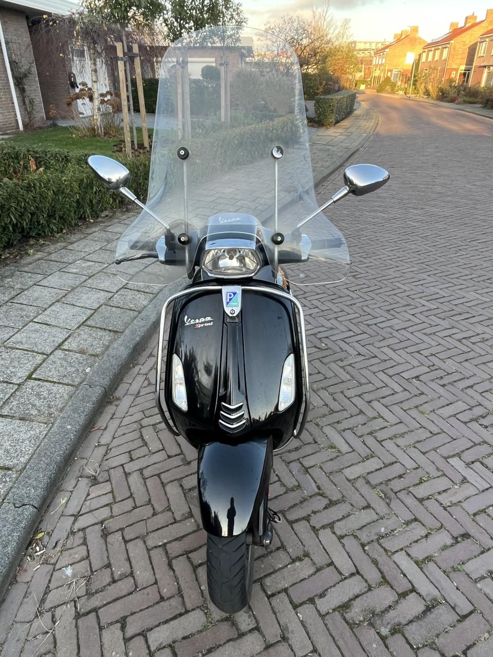 Vespa S Sprint scooter