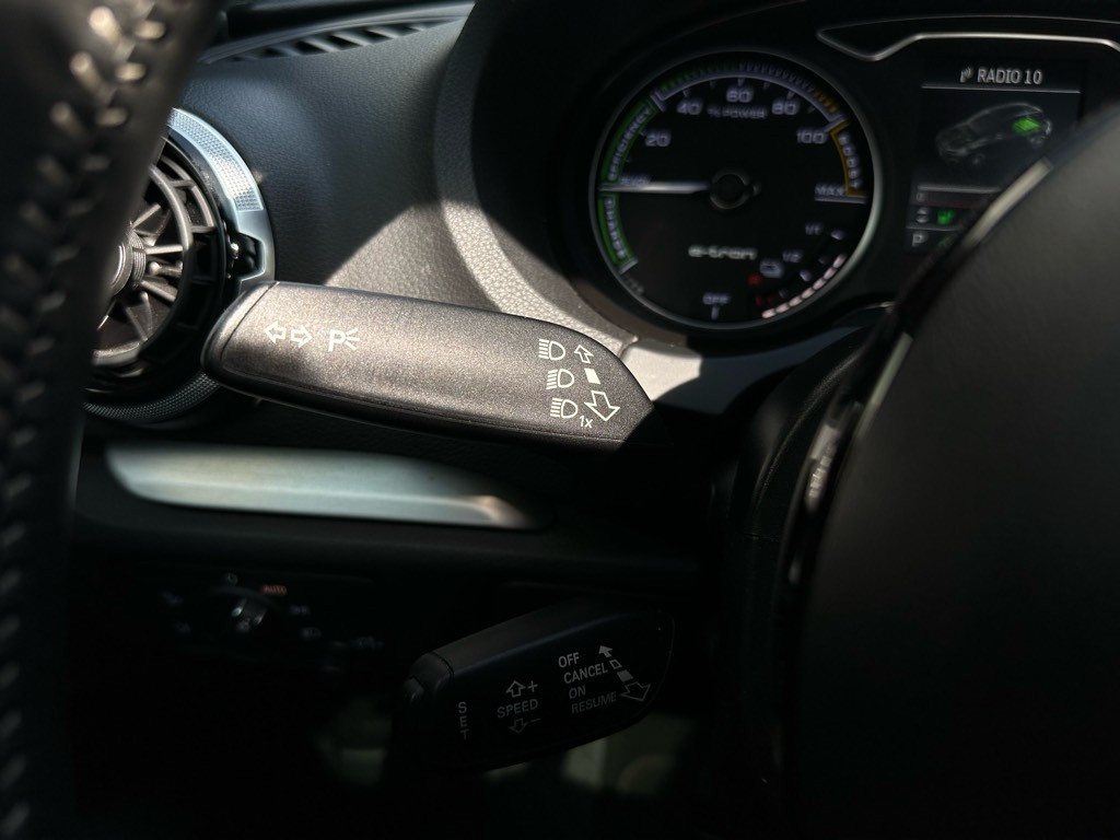 Audi A3 sportback 1.4 e-tron ambition plus // s-line // pano
