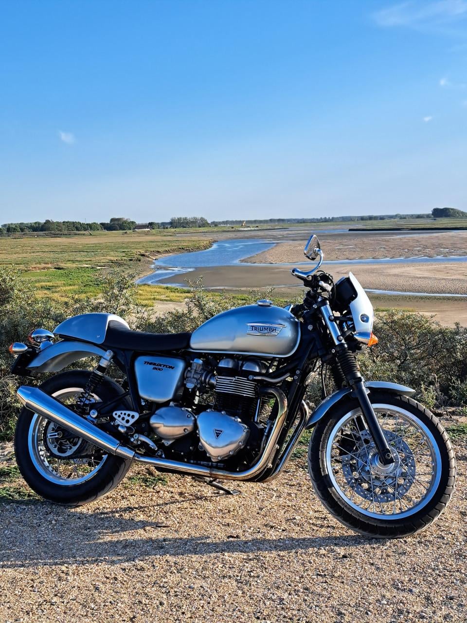 Truimph Thruxton 900
