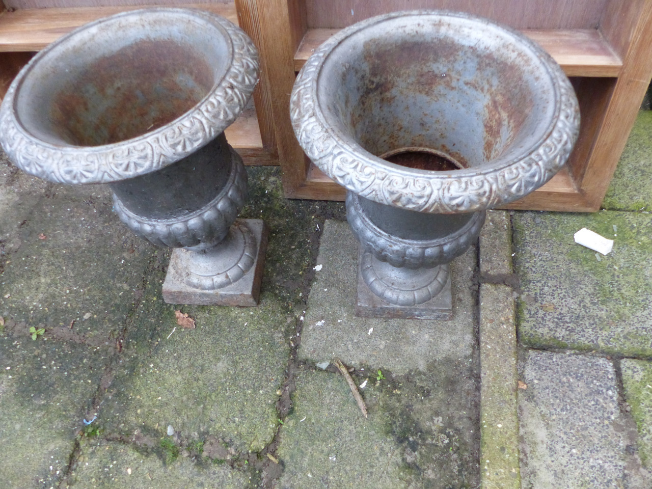 Franse vaas tuinvaas gietijzer zilver 45 cm hoog 2 stuks
