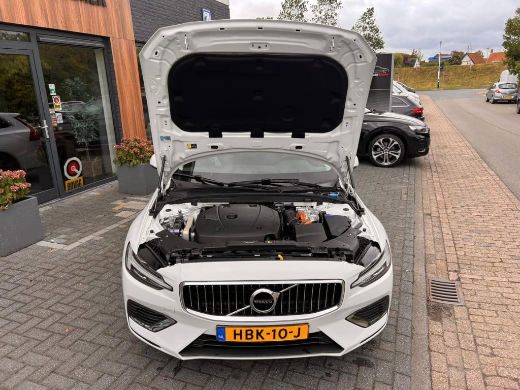 Volvo V60 2.0 t6 recharge awd r-design