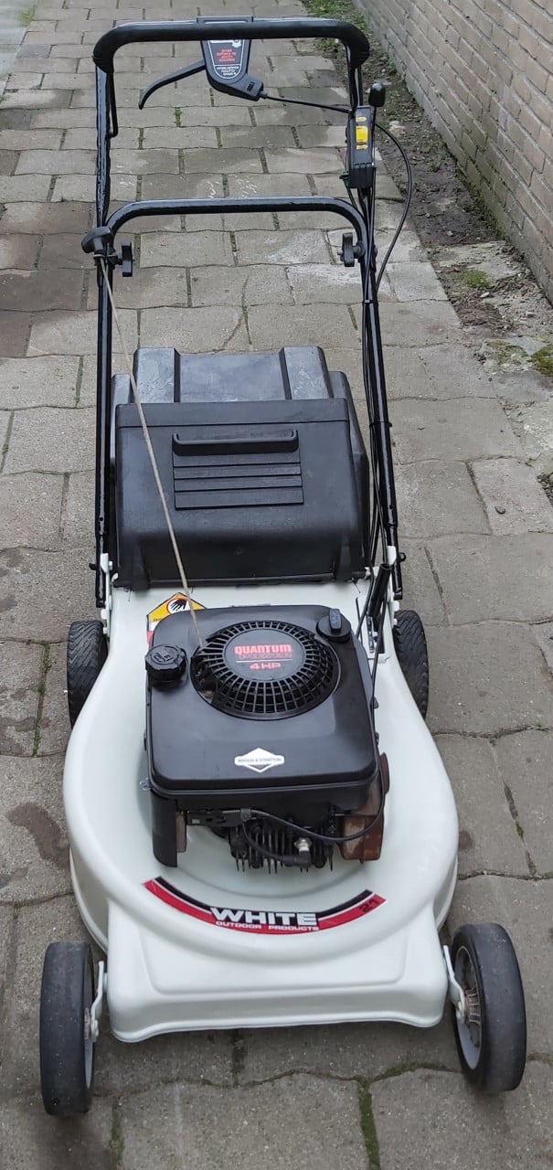 White outdoor products 21 grasmaaier zo goed als nieuw