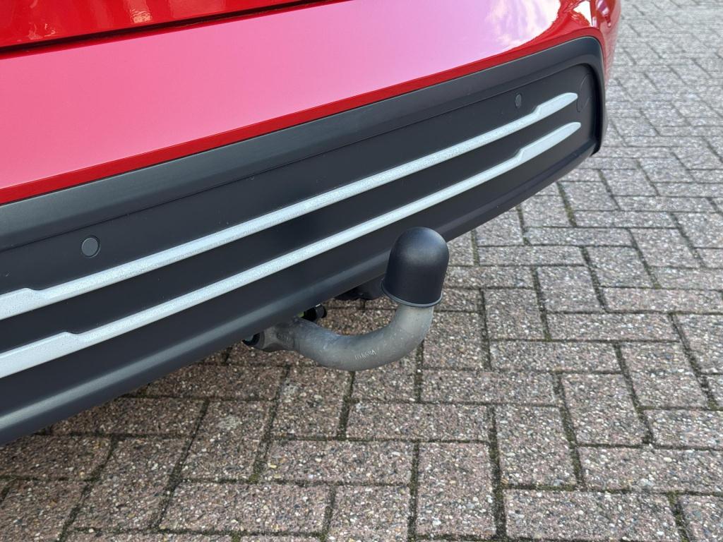 Hyundai Kona ev fashion 64 kwh incl. trekhaak! soh 98,6%