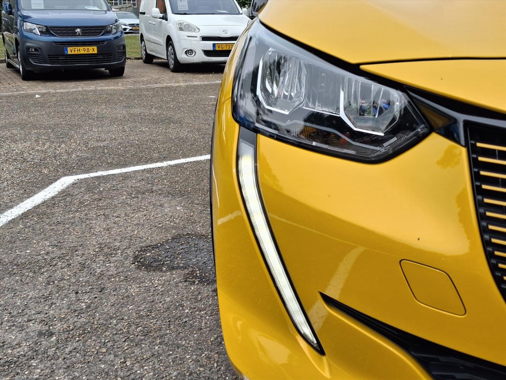 Peugeot 208 ev 50kwh 136pk 3-fase allure pack navigatie | apple carplay & a