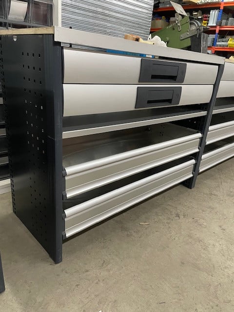 Bott bedrijfswagen inrichting  ladenkasten.