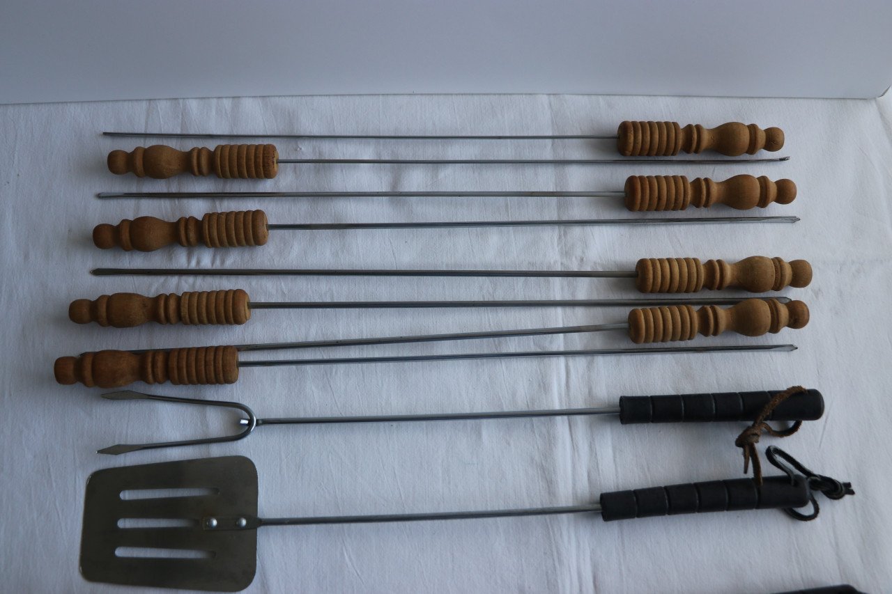 Barbecue bestek 8 Spiesen met houten handvat