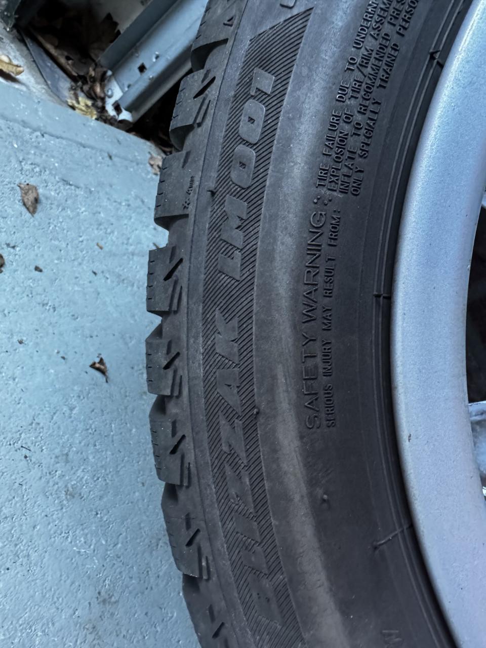 Originele 17” Audi velgen + winterbanden