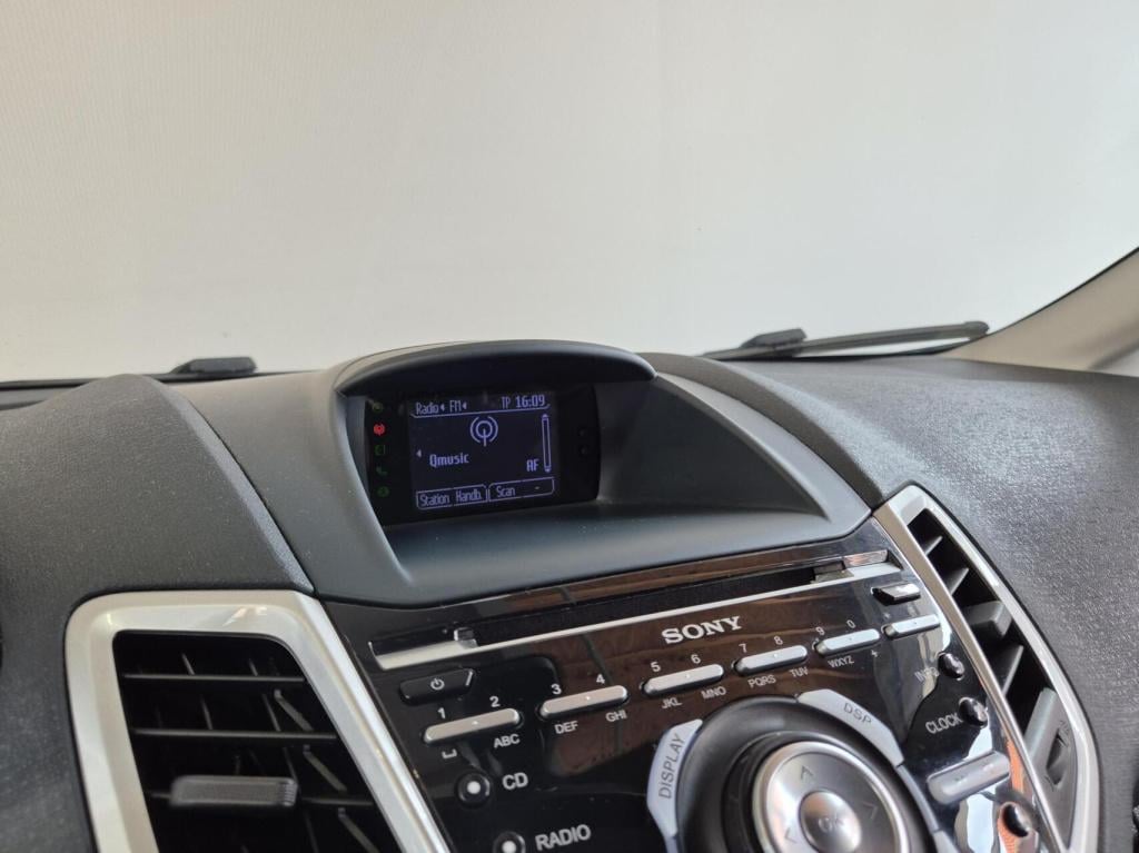 Ford Fiesta 1.25 titanium / keyless / cruisecontrol / nieuwe distriebutieri