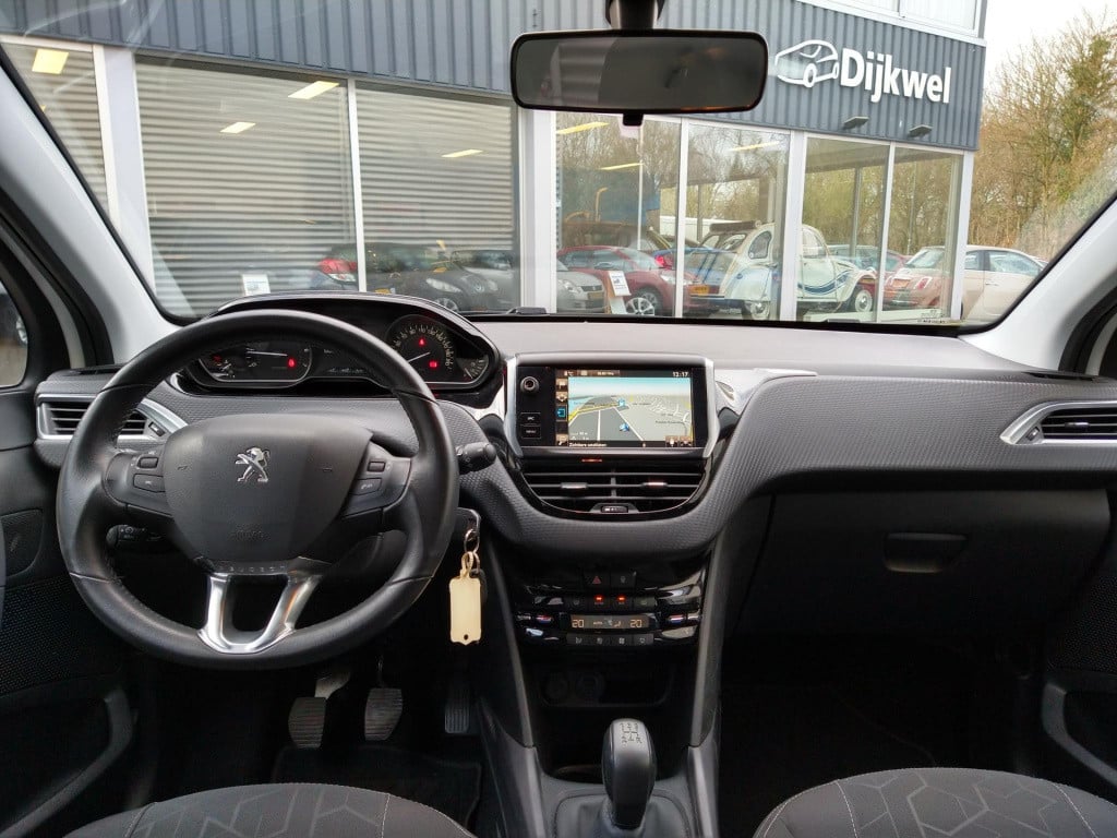 Peugeot 2008 suv 1.2 active clima/nav/park/trekhaak