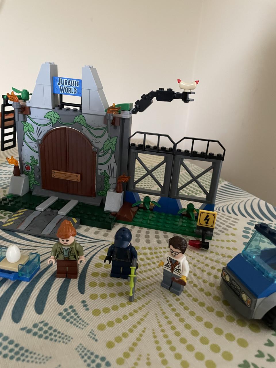 Lego Juniors: T rex uitbraak 10758