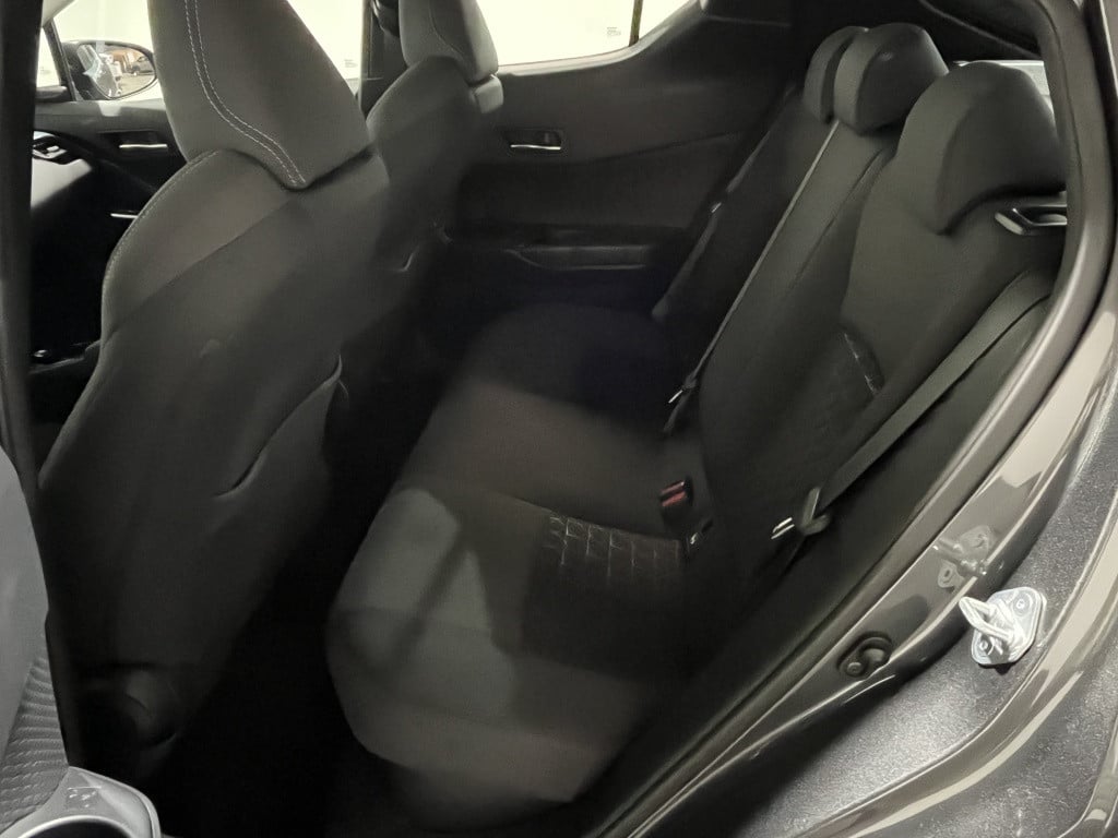Toyota C-hr 1.8 hybrid dynamic | navi | pdc | camera |