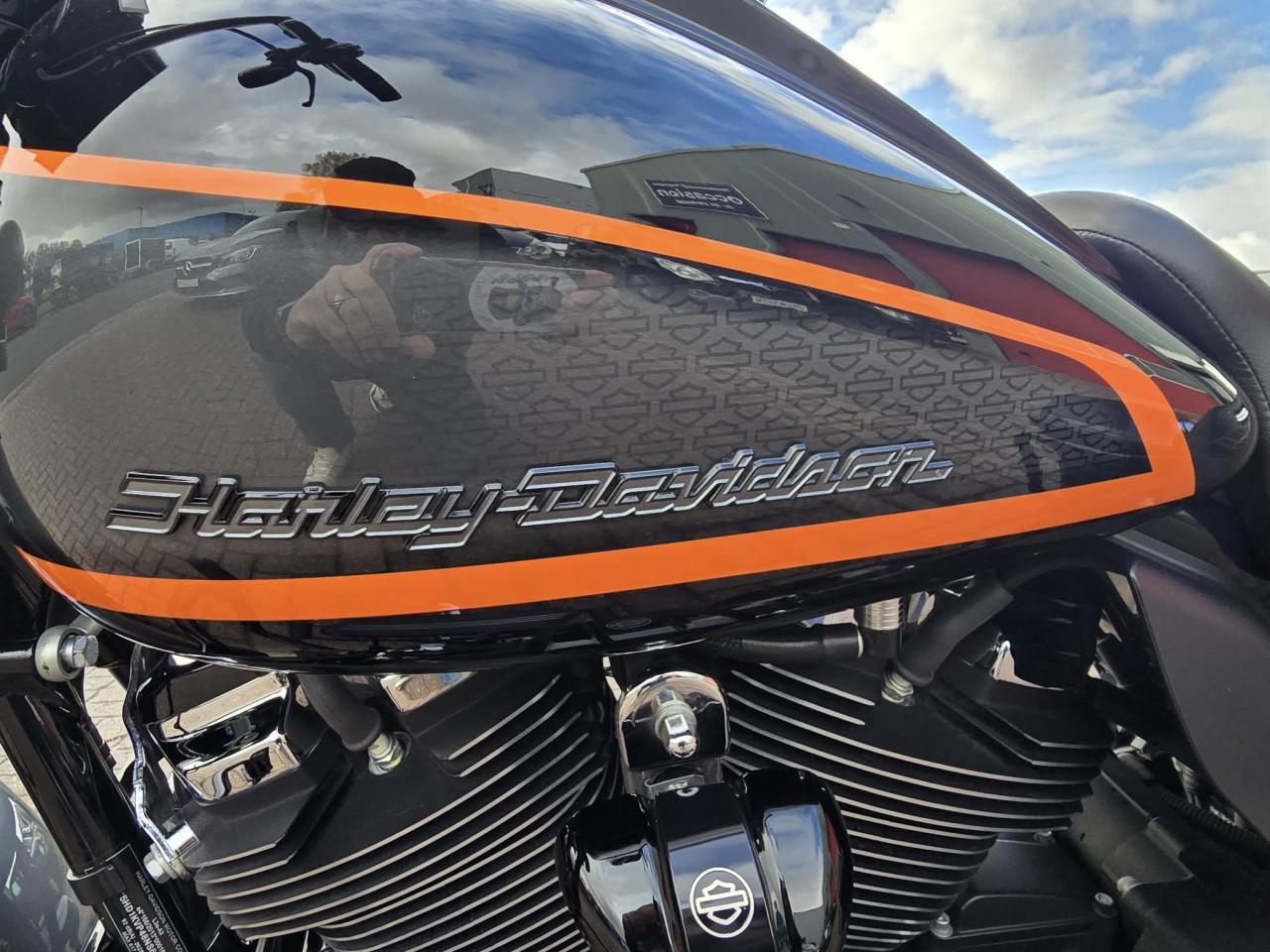 Harley-Davidson Road King Special Apex