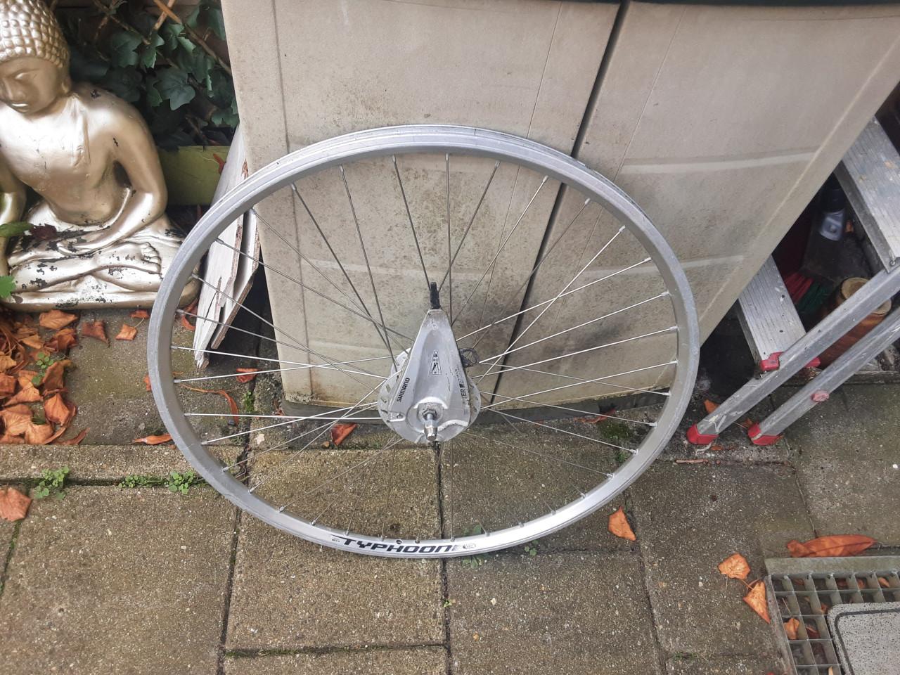 28 inch nexus voorwiel, naafdynamo, rollerbrake rem