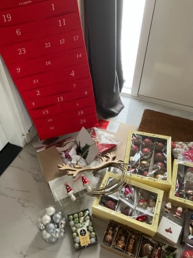 Heel veel kerstspullen, moet weg!! TEAB