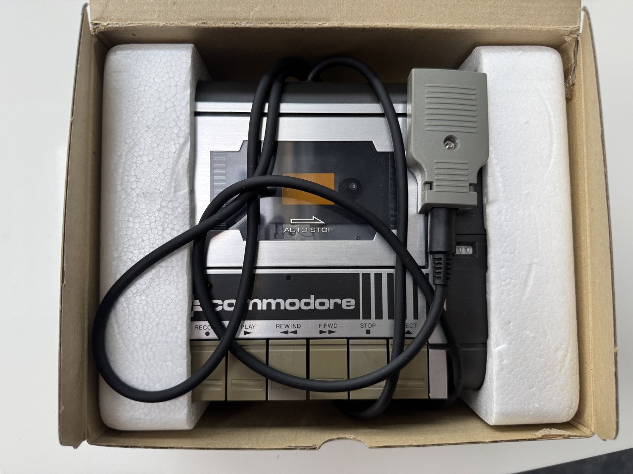 Commodore 128 computer met data recorder en joystick
