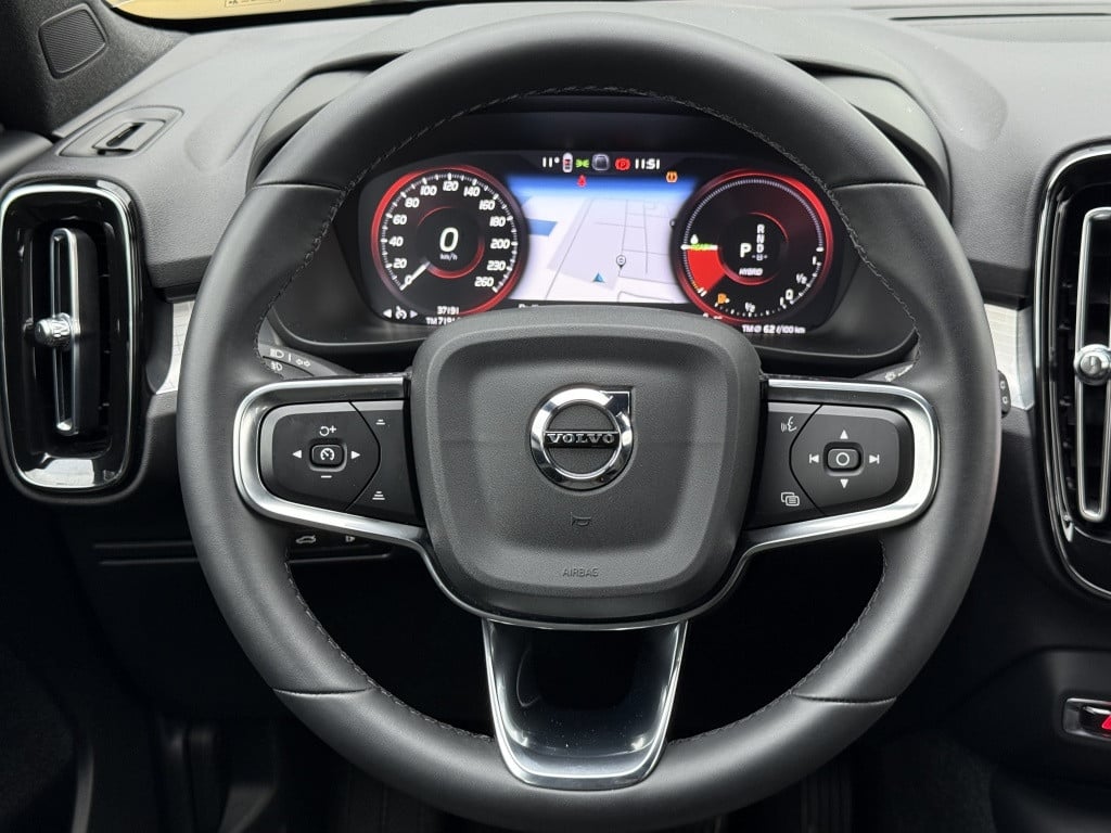Volvo XC40 t4 211pk recharge inscription exp| navi| climate| camera| dab+|