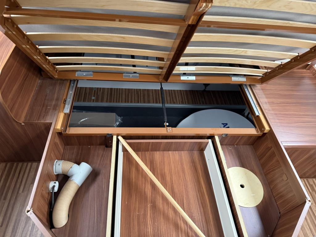 Adria Onbekend matrix m 670 sc