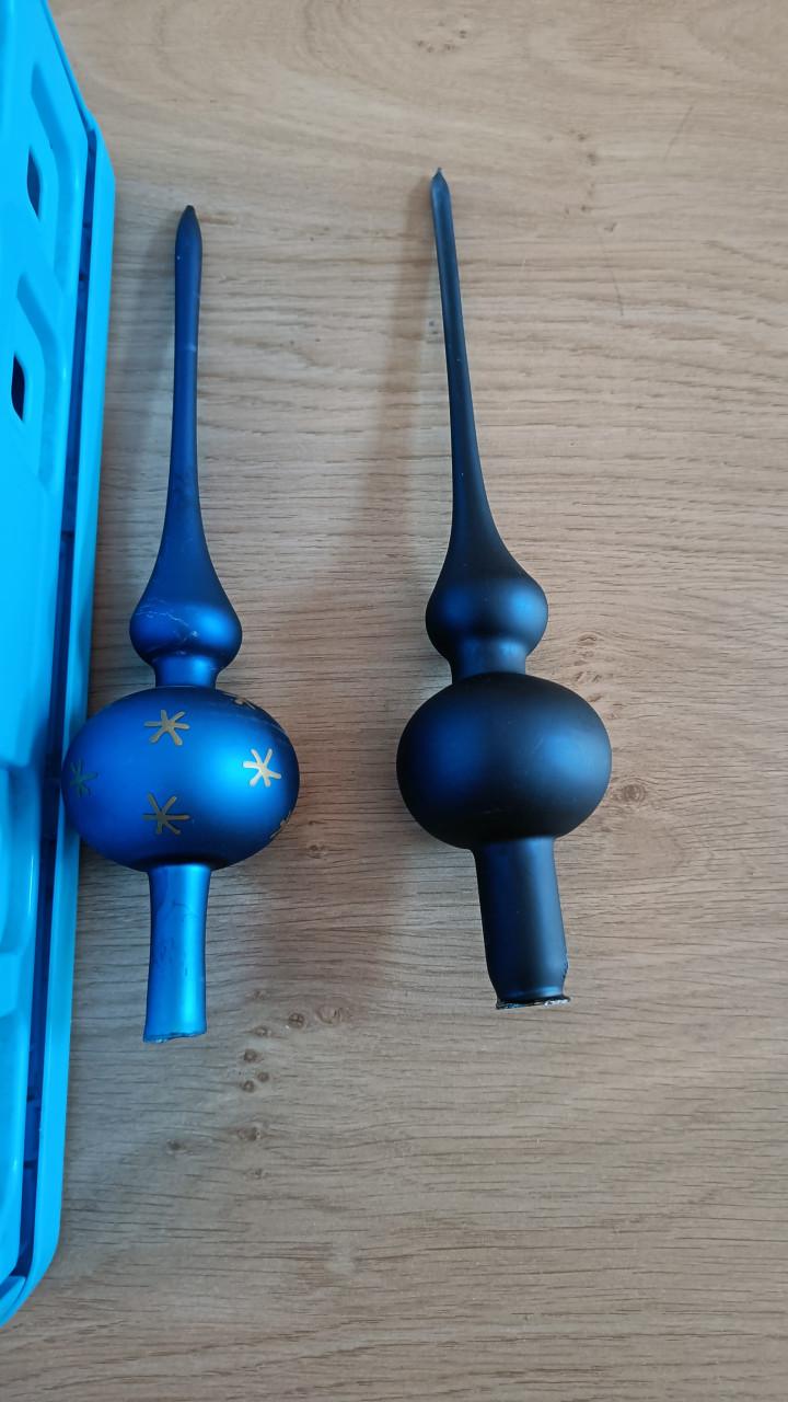 Rode blauwe zilveren  of gouden kerstballen