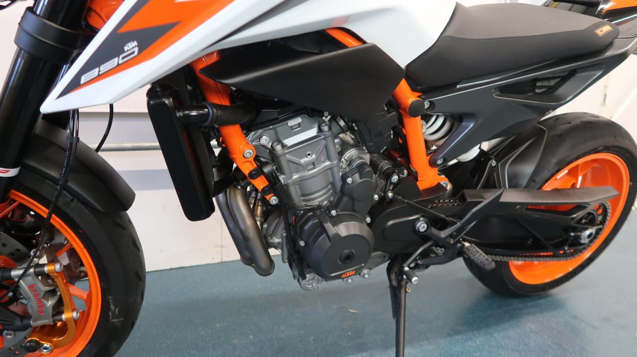 2020 KTM 890 Duke R als nieuw!
