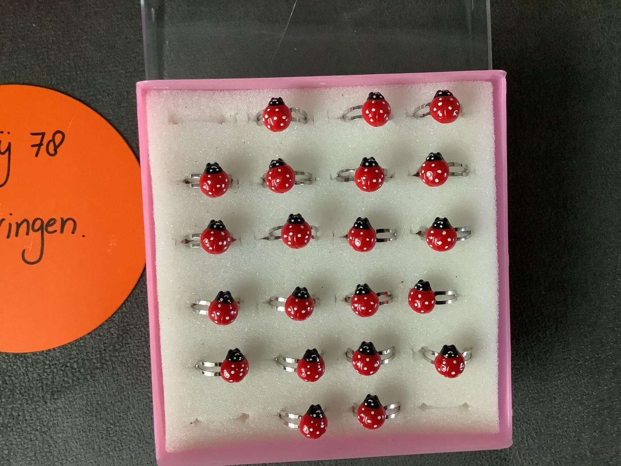 Leuk voor Koningsdag , mooie kinderringen. ( partij 78)