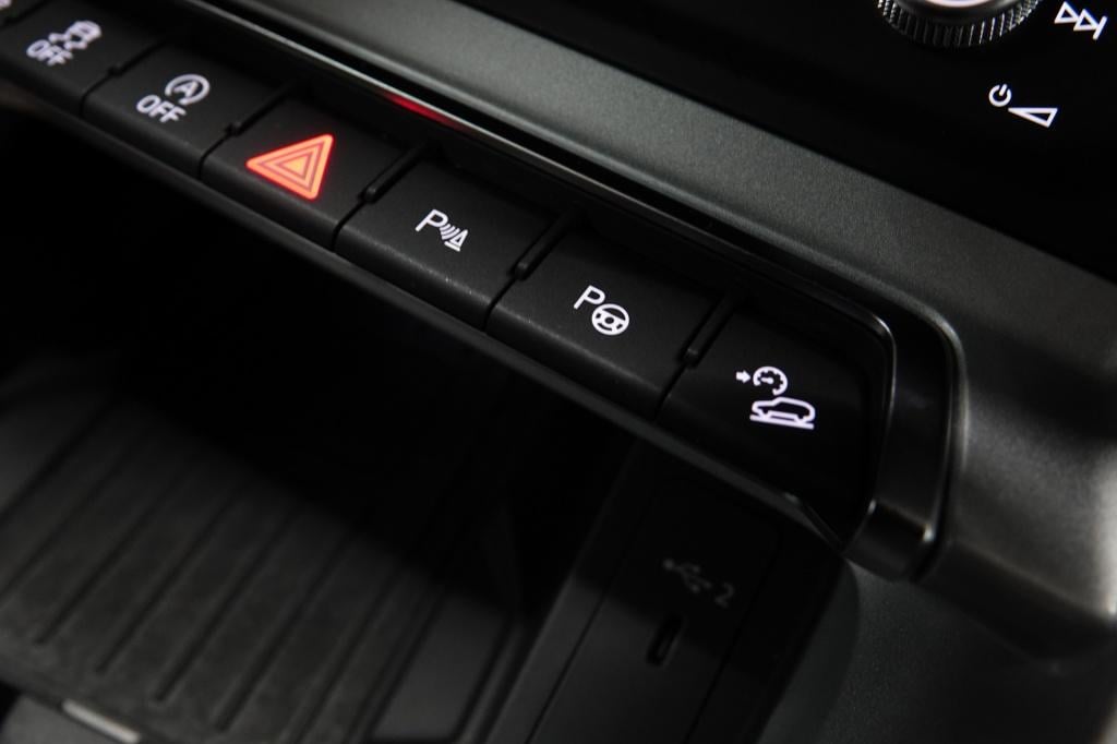 Audi Q3 sportback 35 tfsi s edition | matrix | driveselect | alcantara |