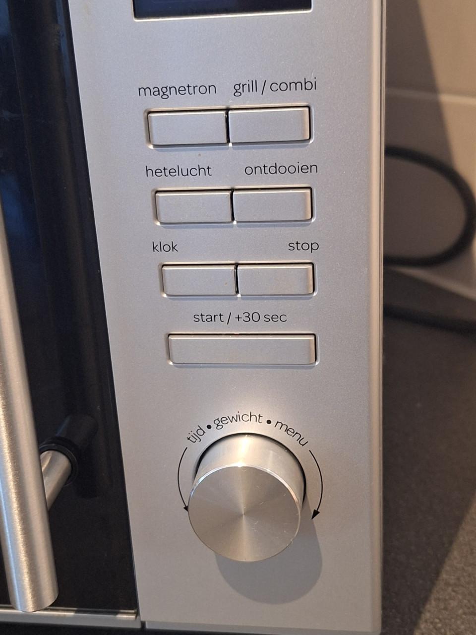 Grijze combimagnetron van Inventum, zo goed als nieuw!!
