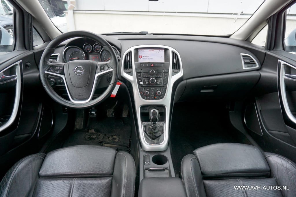 Opel Astra 1.6 turbo sport