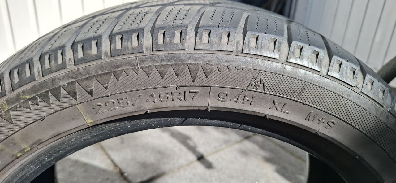 4 Seat velgen met 4 winterbanden