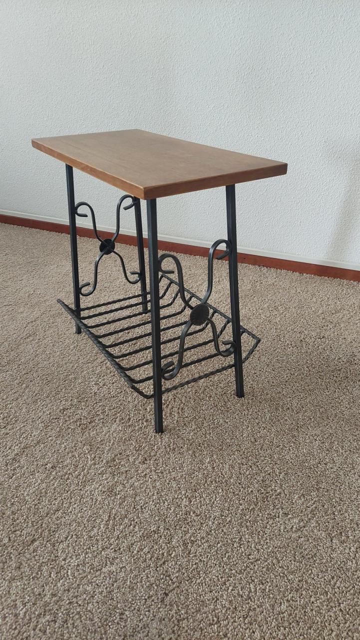 Vintage Bijzettafeltje met Lectuurbak / Krantenbak