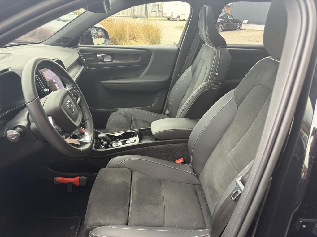 Volvo XC40 1.5 t5 plug-in hybrid ultimate dark